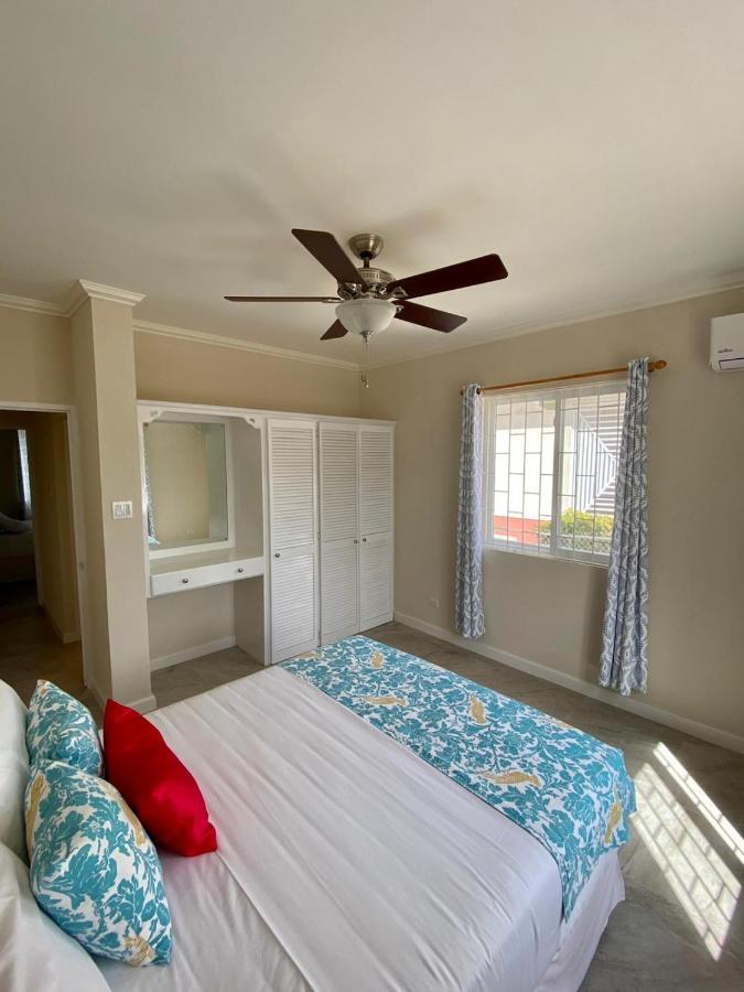 סנט פיטר Ixoras Beach Apartments מראה חיצוני תמונה